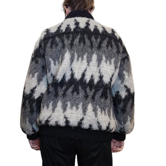 Vintage Spelana Womens Coat Scandinavian Fuzzy WOOL Size‎ M Chevron Black White - Picture 3 of 13